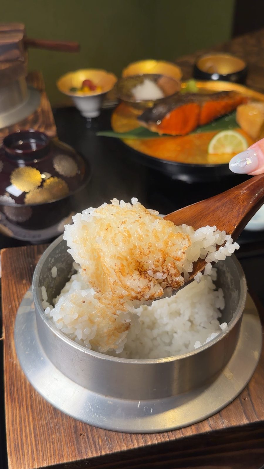 おこげが香ばしい炊きたての釜ご飯