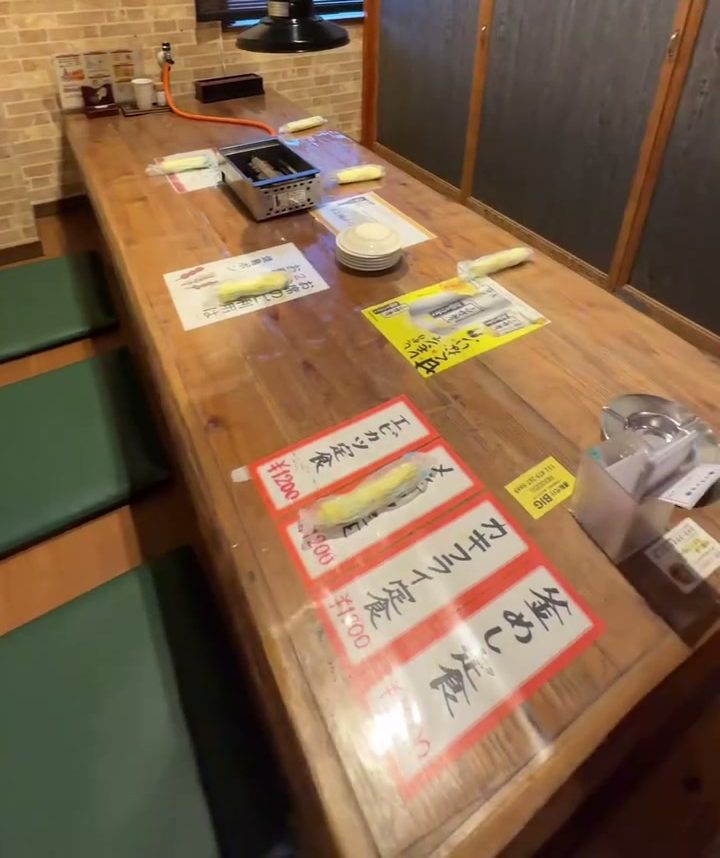 掘りごたつ式の個室
