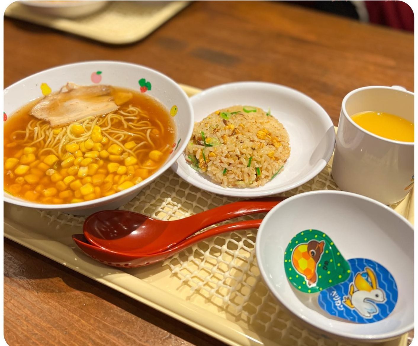 醤油ラーメンとミニチャーハンのお子様セット